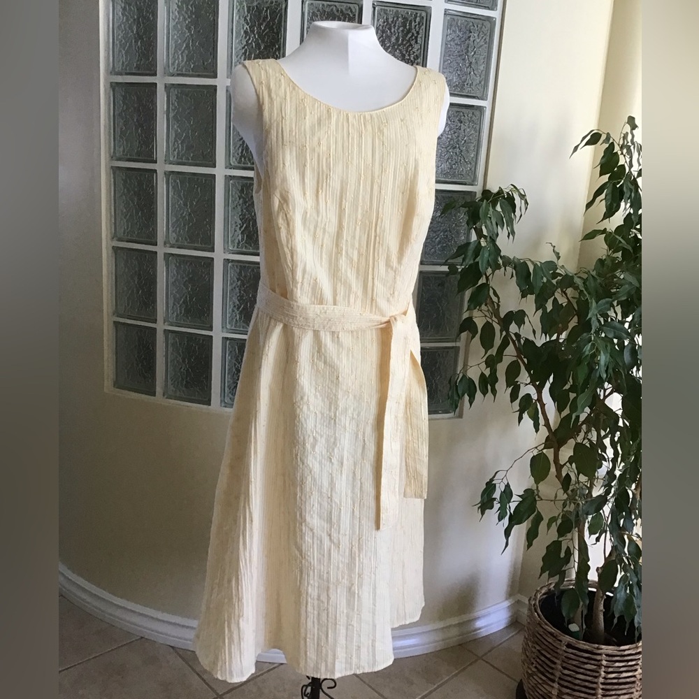 Eyelet Dress 🌼 Creamy Yellow